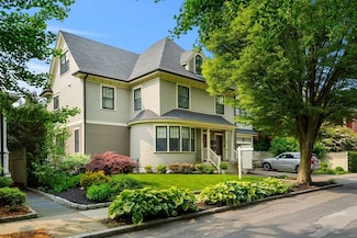 42 Coolidge St Unit 42, Brookline, MA 02446