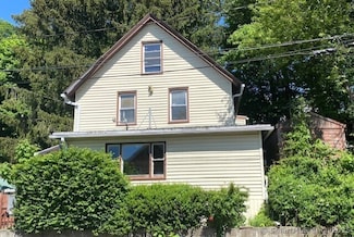 30 Pond St, Naugatuck, CT 06770