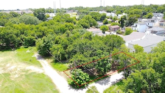 1302 Bliss St, Dallas, TX 75203