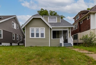 2661 N 44th St, Milwaukee, WI 53210