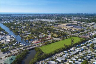 24&25 Bayshore Dr, Naples, FL 34112