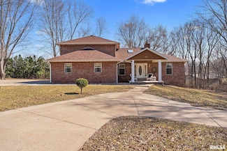 4821 Woodland Ave, Davenport, IA 52807