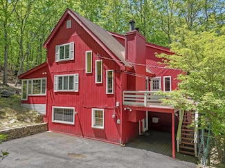 1149 Kensington Dr, East Stroudsburg, PA 18301
