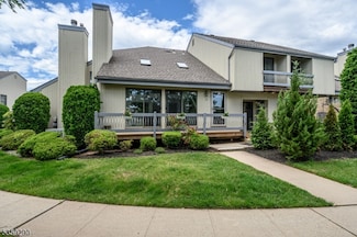 15 Woodhill St Unit 146, Somerset, NJ 08873