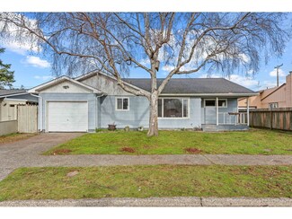 960 Maryland Ave, Coos Bay, OR 97420
