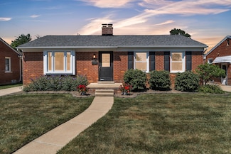 9623 Fairfield St, Livonia, MI 48150
