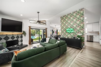 3801 NE 15th Ave, Oakland Park, FL 33334