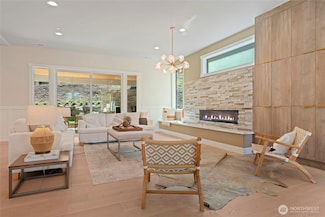 955 103rd Ave SE, Bellevue, WA 98004