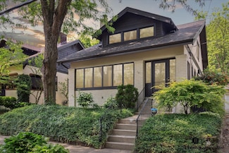 321 Rosewood Ave SE, Grand Rapids, MI 49506