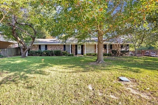 303 Jane Ln, Lindale, TX 75771