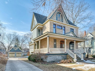 832 Osceola Ave, Saint Paul, MN 55105