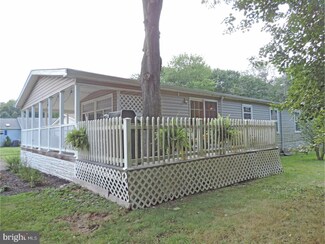 207 Hemlock Dr, Doylestown, PA 18901