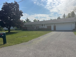 805 West St, Gaylord, MI 49735