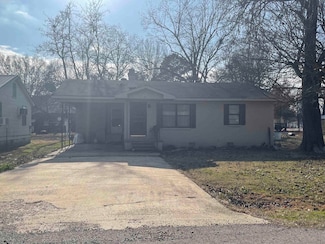 216 W Third St, Weiner, AR 72479
