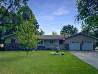 3027 Redwood Ave, Slayton, MN 56172