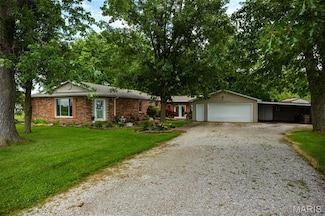900 Montana St, Gillespie, IL 62033