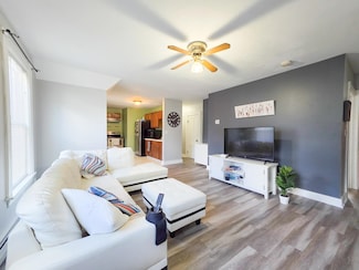 463 Lake Ave Unit 2, Manchester, NH 03103