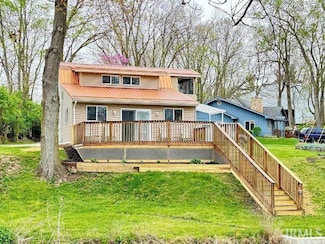 25 W16a Ln, North Webster, IN 46555