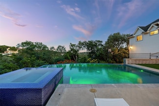 4014 Walnut Clay Dr, Austin, TX 78731