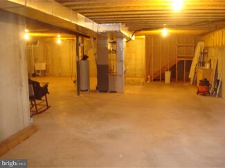 1118 Burgundy Cir, Pennsburg, PA 18073