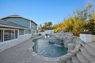 1404 E Mission Rd, Fallbrook, CA 92028