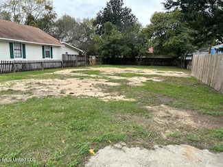 249 Laurel Ct, Biloxi, MS 39530