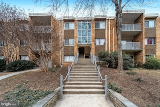 2906 Kings Chapel Rd Unit 9, Falls Church, VA 22042