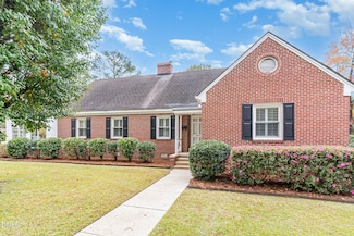 113 W Riverside Dr, Smithfield, NC 27577