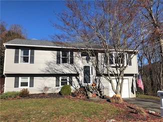 70 Mohawk St, Cumberland, RI 02864