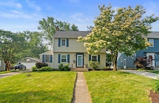 345 Derbyshire Rd, Waterloo, IA 50701