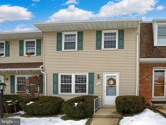 101 Fox Run Dr Unit 101, York, PA 17403