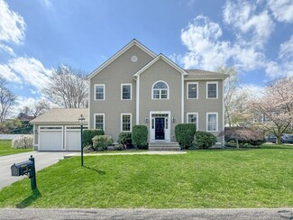 8 Pandolf Ln, Needham Heights, MA 02494