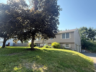 68 Laurel Cir, Bangor, ME 04401