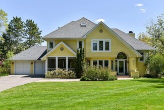 1240 Garden Ct N, Mound, MN 55364