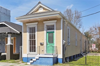 3125 Urquhart St, New Orleans, LA 70117