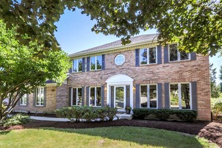 200 Stone Creek Ct, Naperville, IL 60565