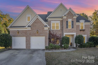 4901 Riverview Dr, Harrisburg, NC 28075