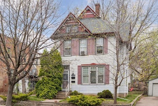 57 Winifred St W, Saint Paul, MN 55107