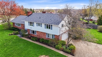 4500 Acreview Ln, Dayton, OH 45429