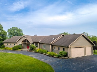 29221 N Virginia Ln, Wauconda, IL 60084