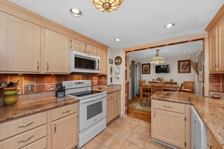 1100 Salem St Unit 103, Lynnfield, MA 01940