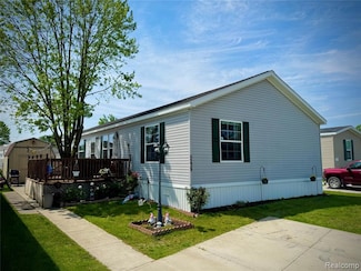 5239 Americana Ln, Casco, MI 48064