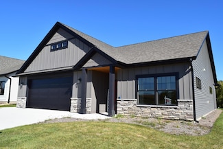 502 Kodiak Dr NW, Stewartville, MN 55976