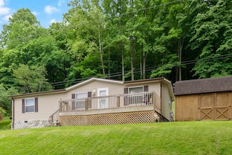 114 Highview St, Pembroke, VA 24136