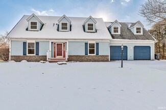 52085 Arrowhead Cir, Granger, IN 46530