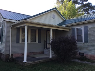 132 N Oak St, Adamsville, TN 38310