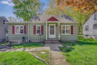 17 Ridgewood Ave, Newton, NJ 07860