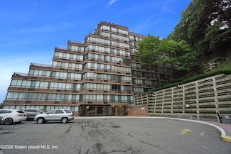 755 Narrows Rd N Unit 602, Staten Island, NY 10304