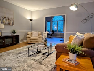 22 Hilltown Ct, Plainsboro, NJ 08536