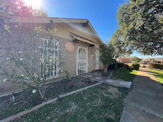 3 E Townhouse Ln Unit 26, Grand Prairie, TX 75052